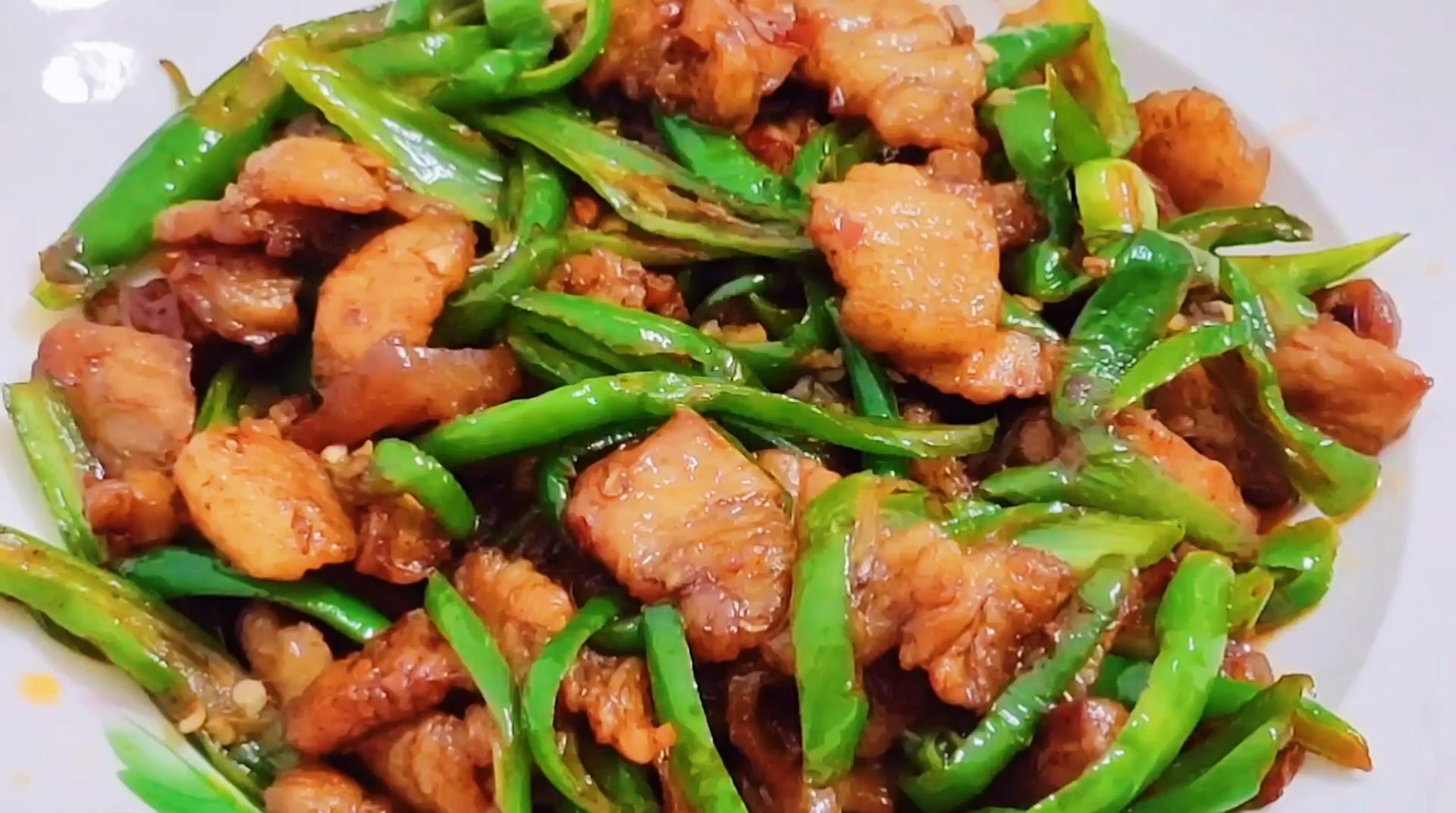 家常味尖椒小炒肉,清香微辣,五花肉焦香不油腻,非常下饭_哔哩哔哩 (゜