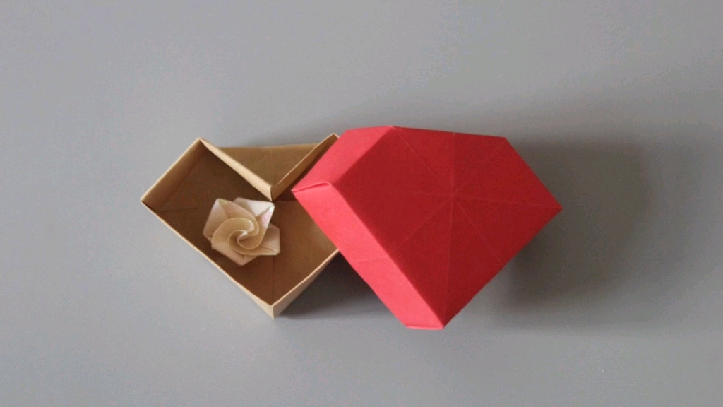 用纸折爱心盒子步骤图片