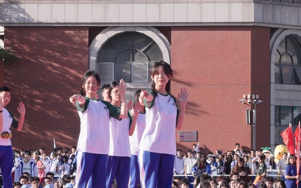 清远市高中校服图片