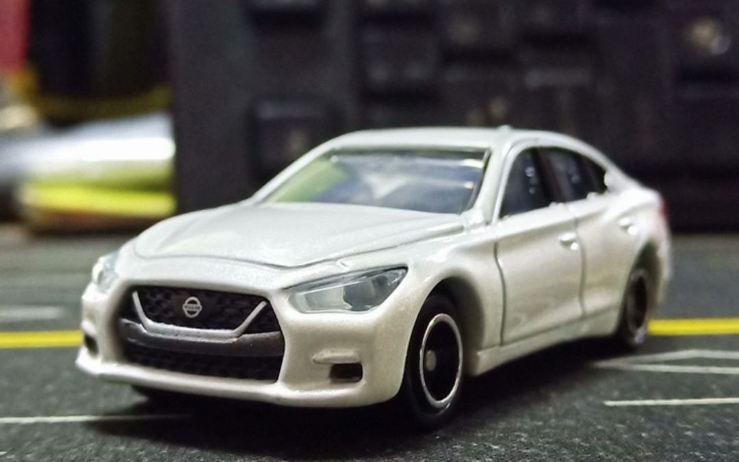 tomy多美卡仿真合金小汽车模型76号日产尼桑天际线(白色)143543玩具车