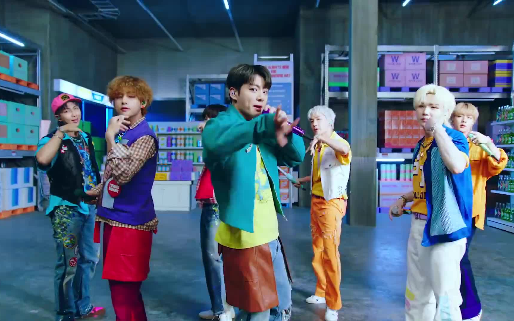 防弹少年团《butter》舞台,欢快律动的节奏太适合夏天了~ 黄油宝yyds!