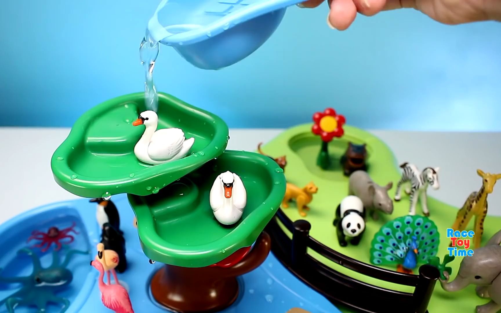 [图]Playmobil 1-2-3 Animals Zoo and Aquarium Playset Plus Extra Animal Figures