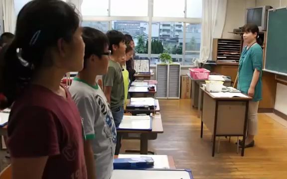 [图]日本小学六年级的国语课 黑板有部分字幕