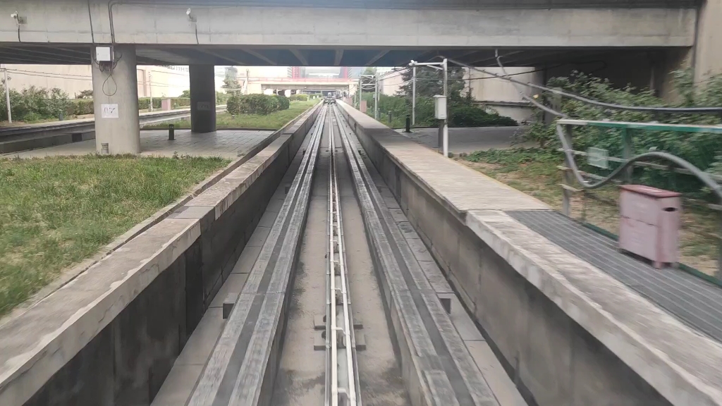 北京首都机场场内捷运系统t3-c至t3-d前车视角