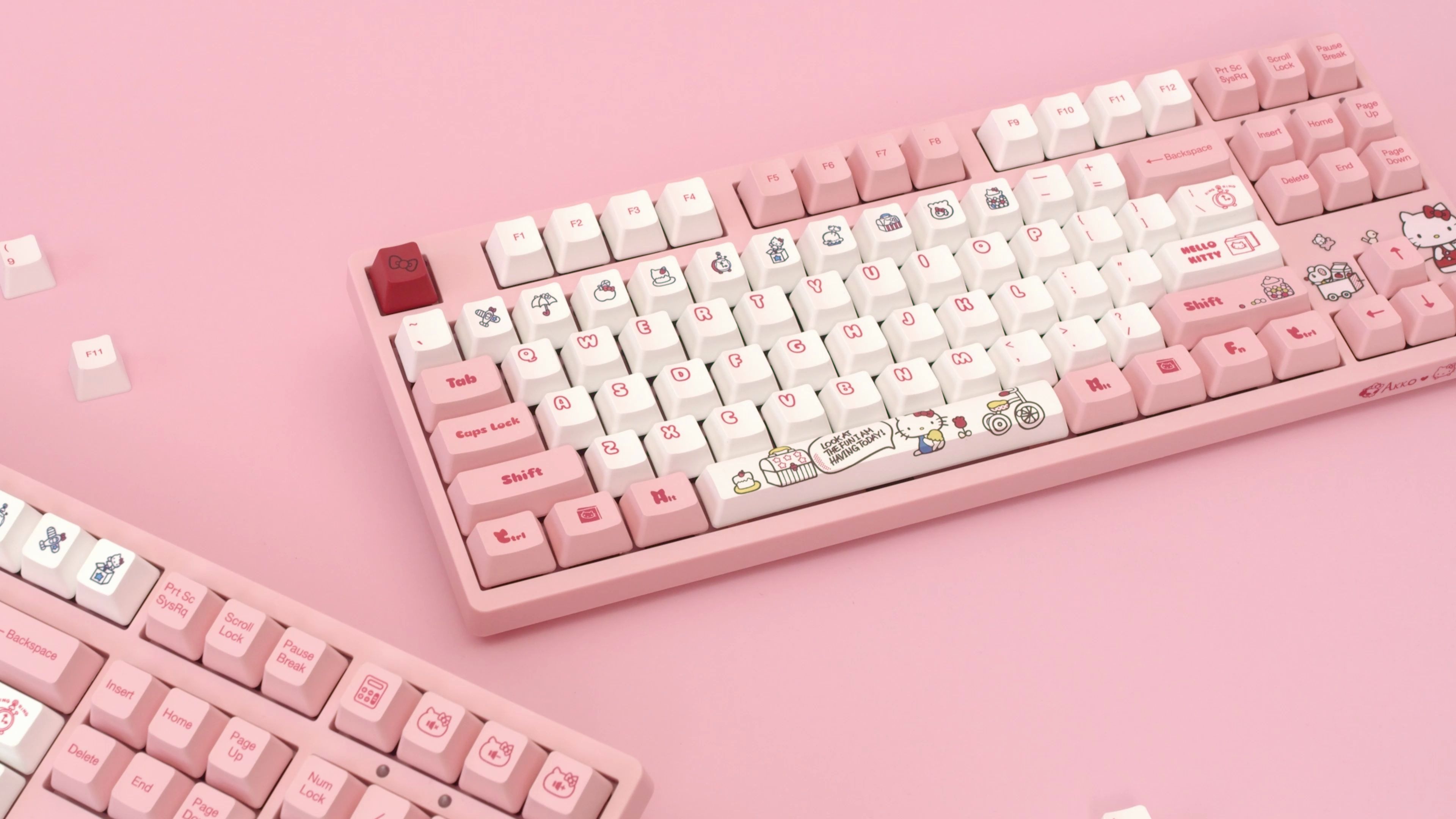 可爱公主粉akkoxhellokitty联名机械键盘