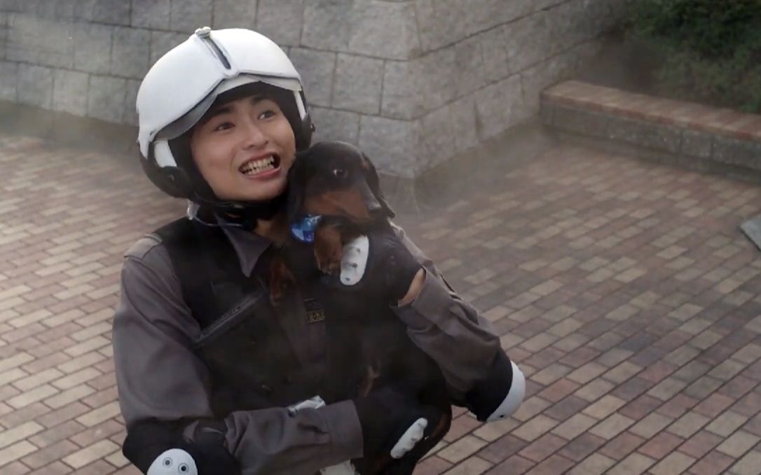 泽塔奥特曼 第1话开头 男主夏川遥辉致敬乡秀树