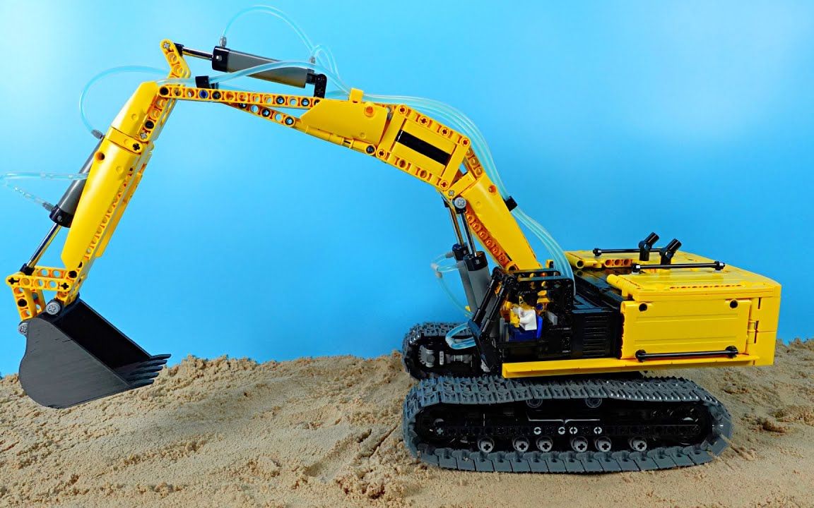 乐高积木组装挖掘机工程机械挖土机作业