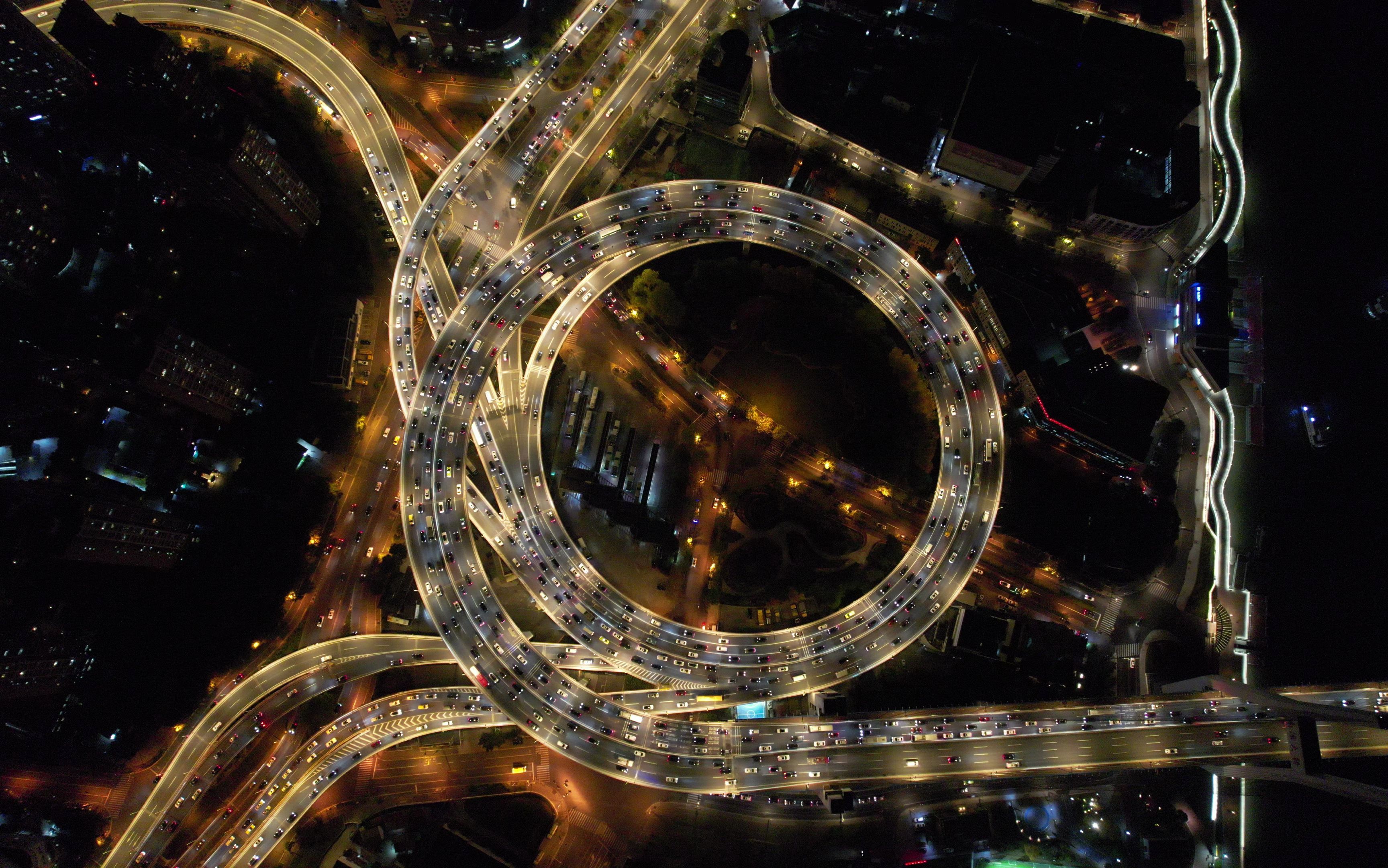 南浦大桥,每次走这转盘都转得晕