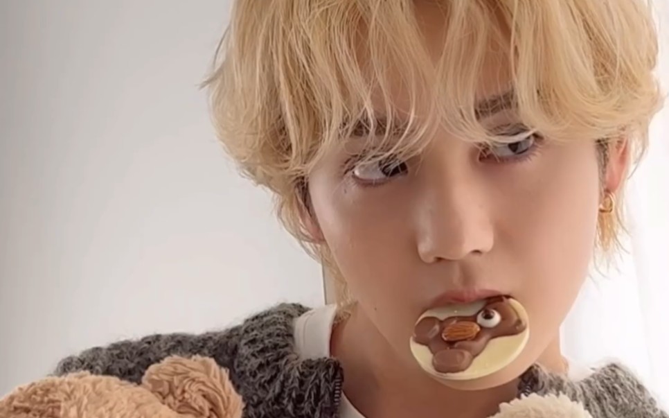 吉野北人#ar杂志12月号,小熊和洋娃娃跳舞