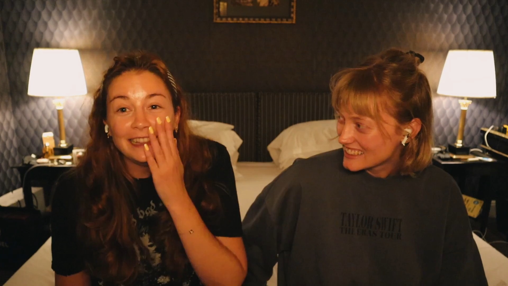 chats & reacts | secret song - london (night 8)