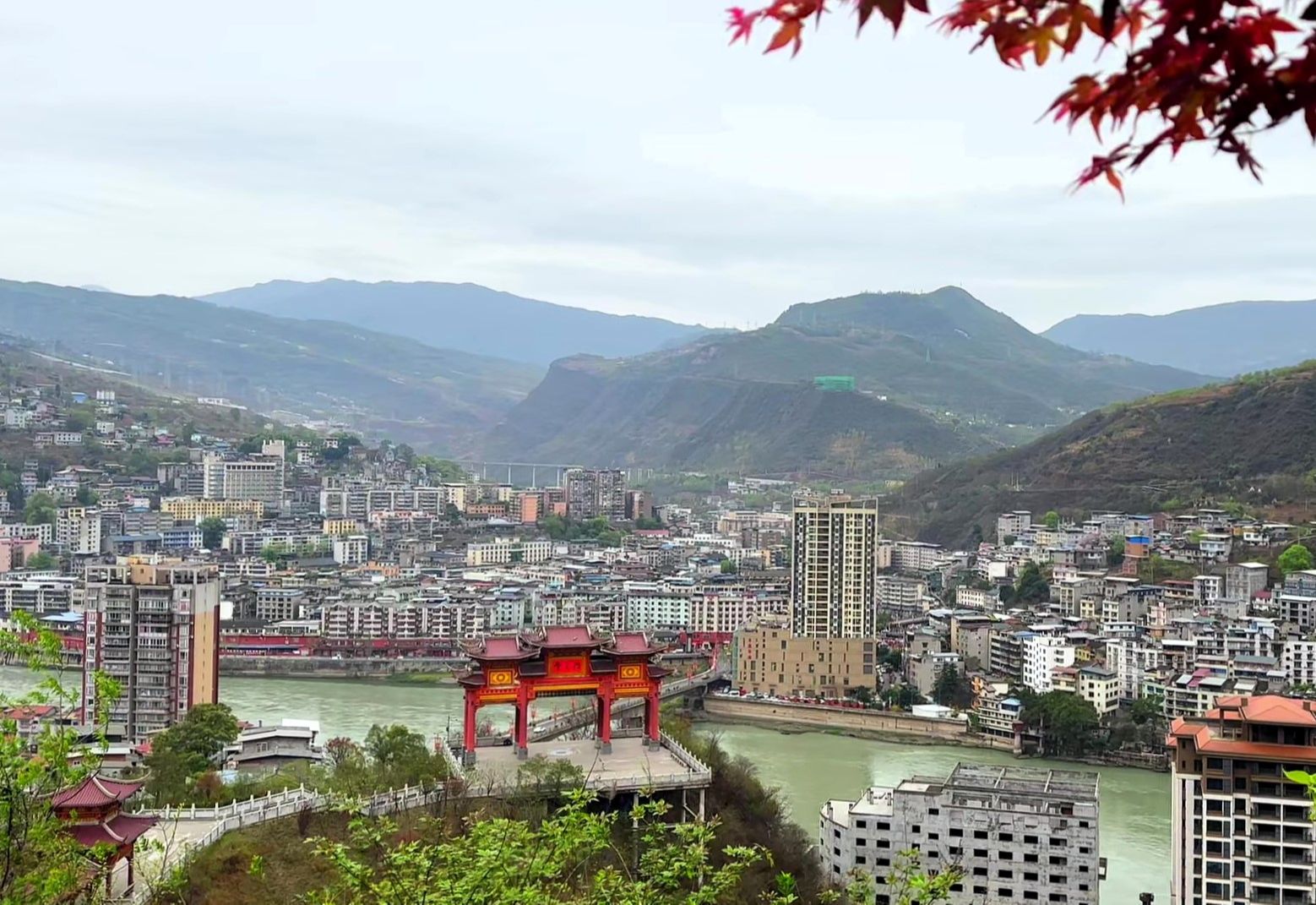 四川乐山也有彝族自治县,时隔3年再到小凉山区的峨边,看看现在怎么样