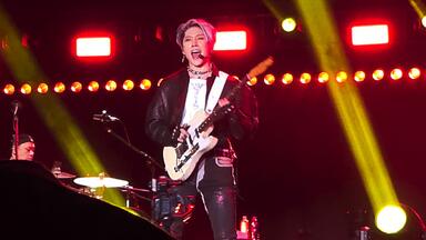 MIYAVI　Dué le quartz時　Ｔシャツ MIYAVI Dué le quartz時 Tシャツ Dué le quartz】演唱会VHS
