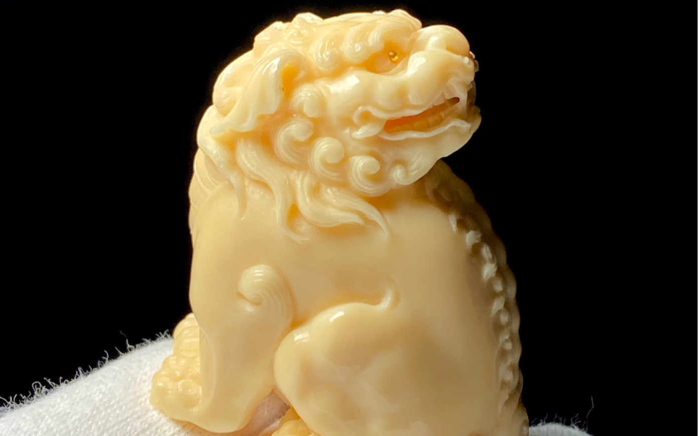 极润精雕全肉招财狮欧洲贵族,高端文玩——规格:宽33.8高42厚26重39.