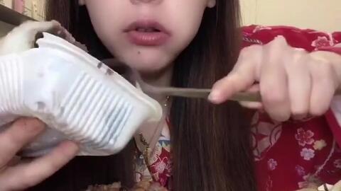 傻狍子小姐姐合集 炸糕 老回回驴打滚 豌豆黄 江米酿糕 包子 奈雪欧包 巧克力奶油面包 草莓面包 蛋糕 紫米面包 哔哩哔哩 Bilibili