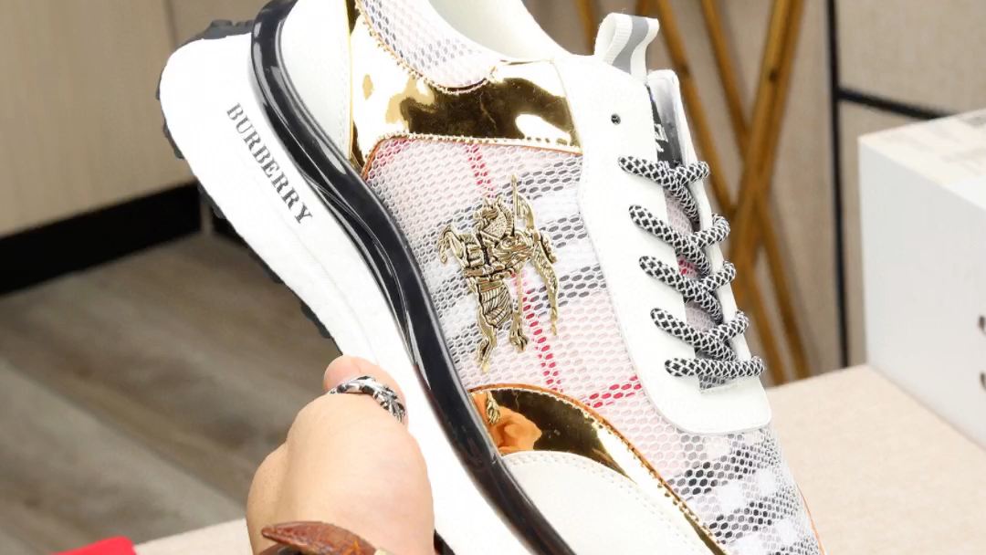 了解一下高仿burberry巴宝莉 休闲鞋代购款男士新款官网同步,鞋面采用