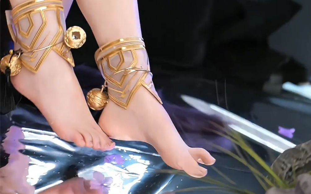 玉玲珑cos享受这场灵魂的盛宴吧