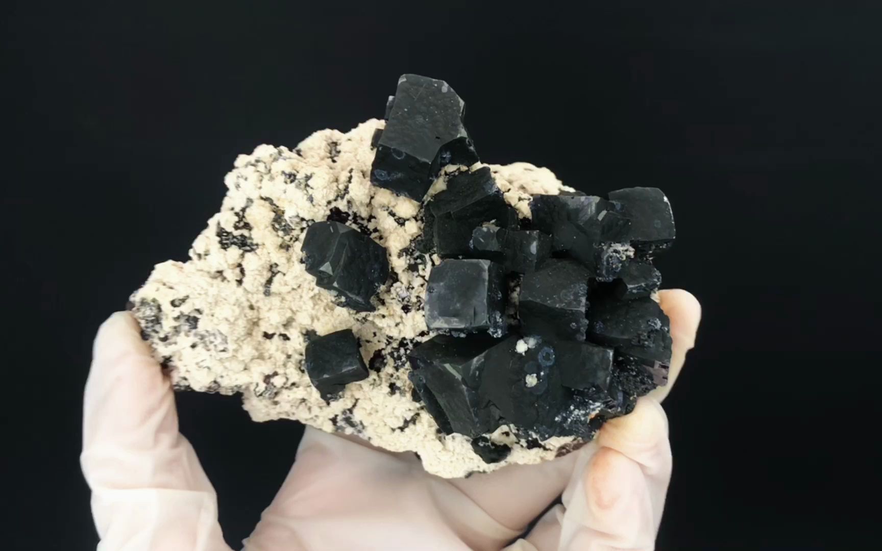 精美矿物晶体——方铅矿