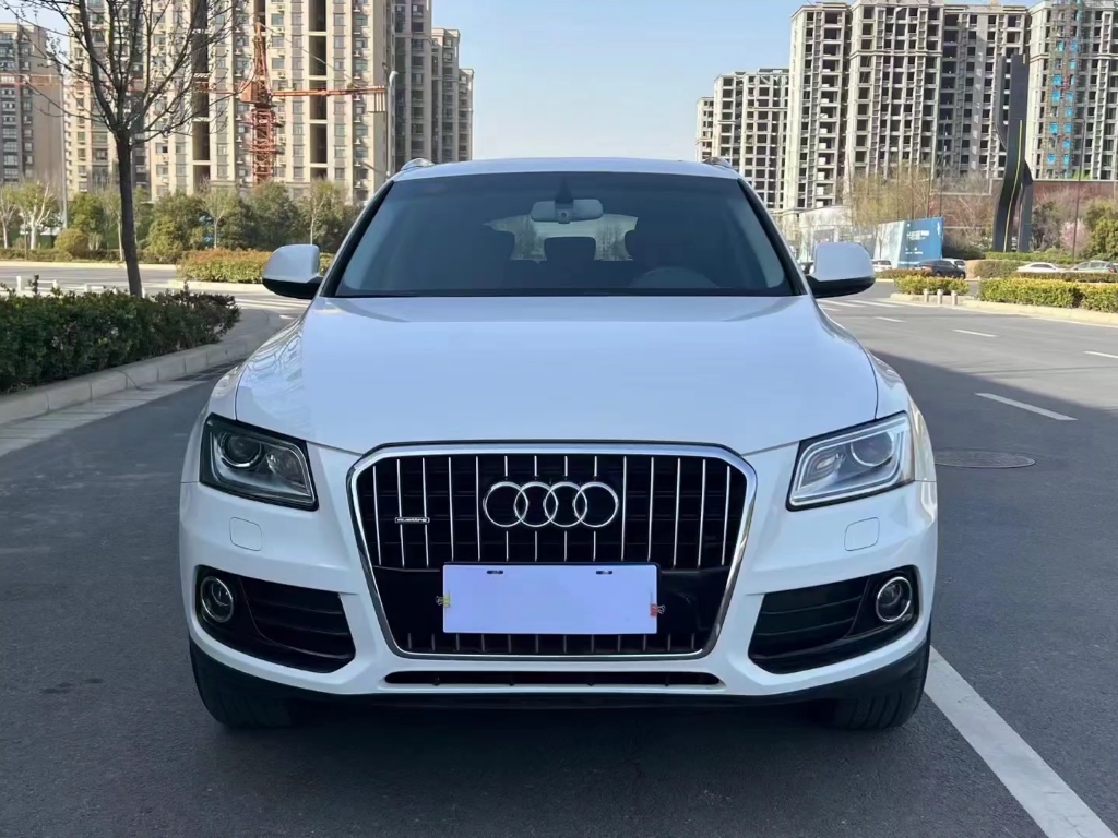 15年3月奥迪q5,15款40进取版,8万多公里实表,车况,左边3处补漆,其他原