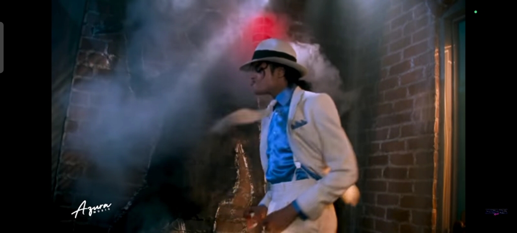 [图]Michael Jackson - Smooth Criminal(Azura Deluxe Mix) [2020]