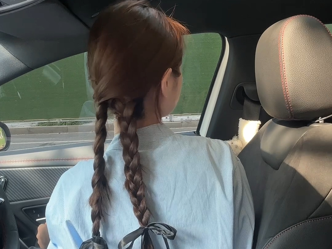 紧致打工人早八ins双麻花辫发型