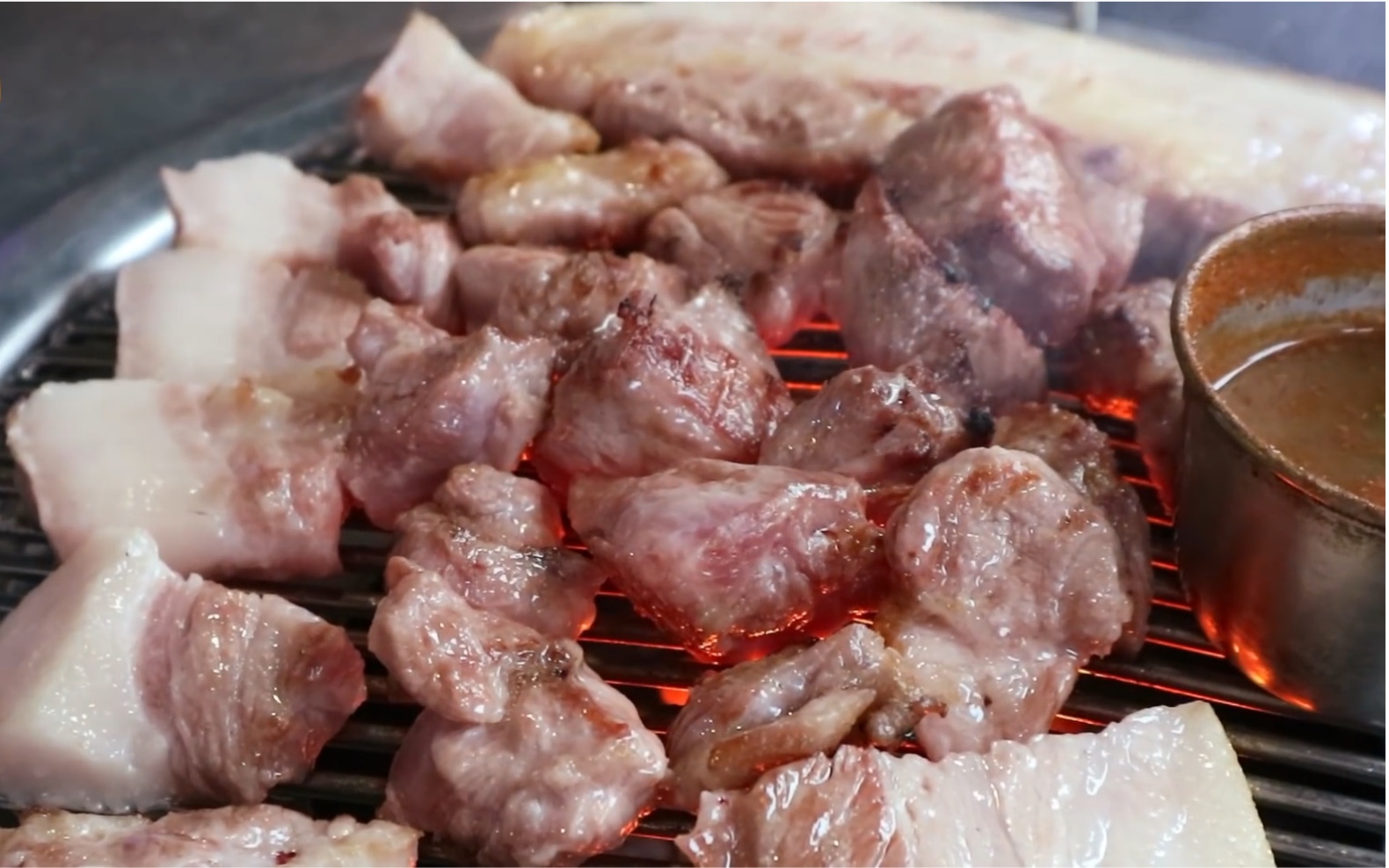 【深夜食堂】 韩国美食 烤黑猪肉 | 晚上好 忙碌的一天又结束了