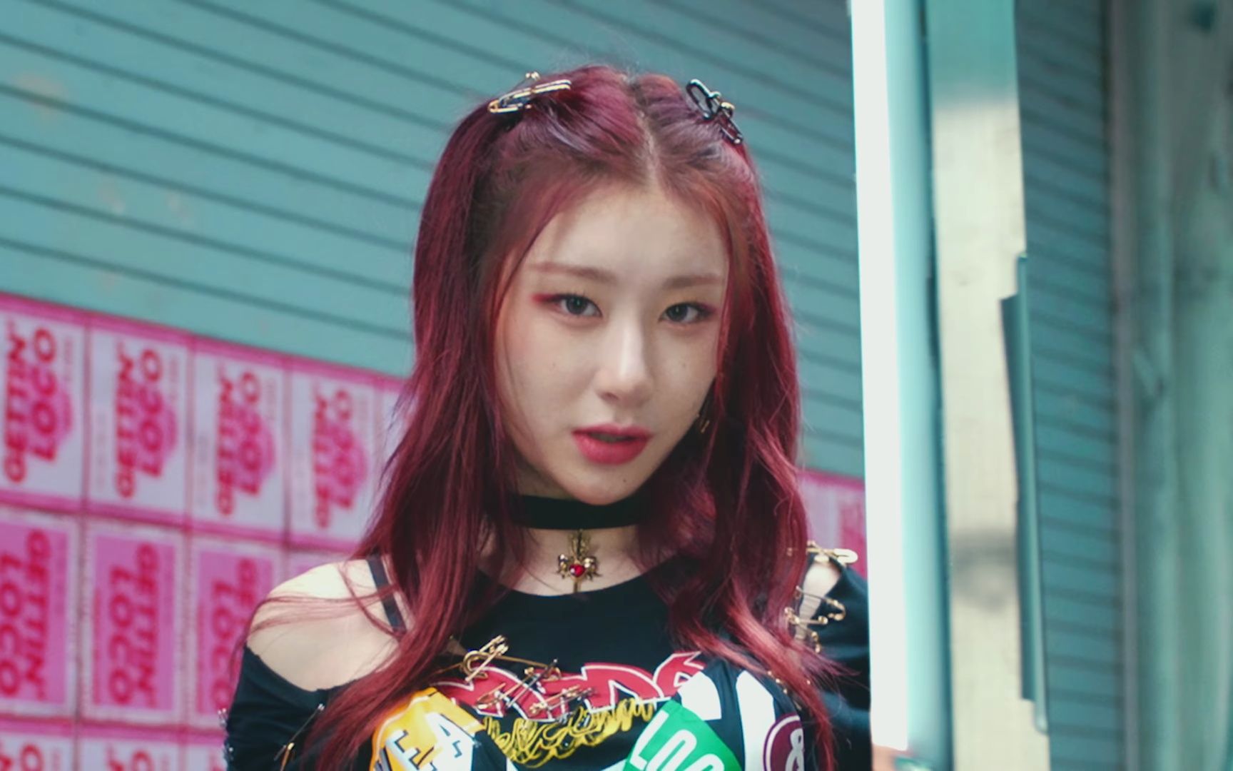 韩国女团高清mv【itzy - loco (srt)】