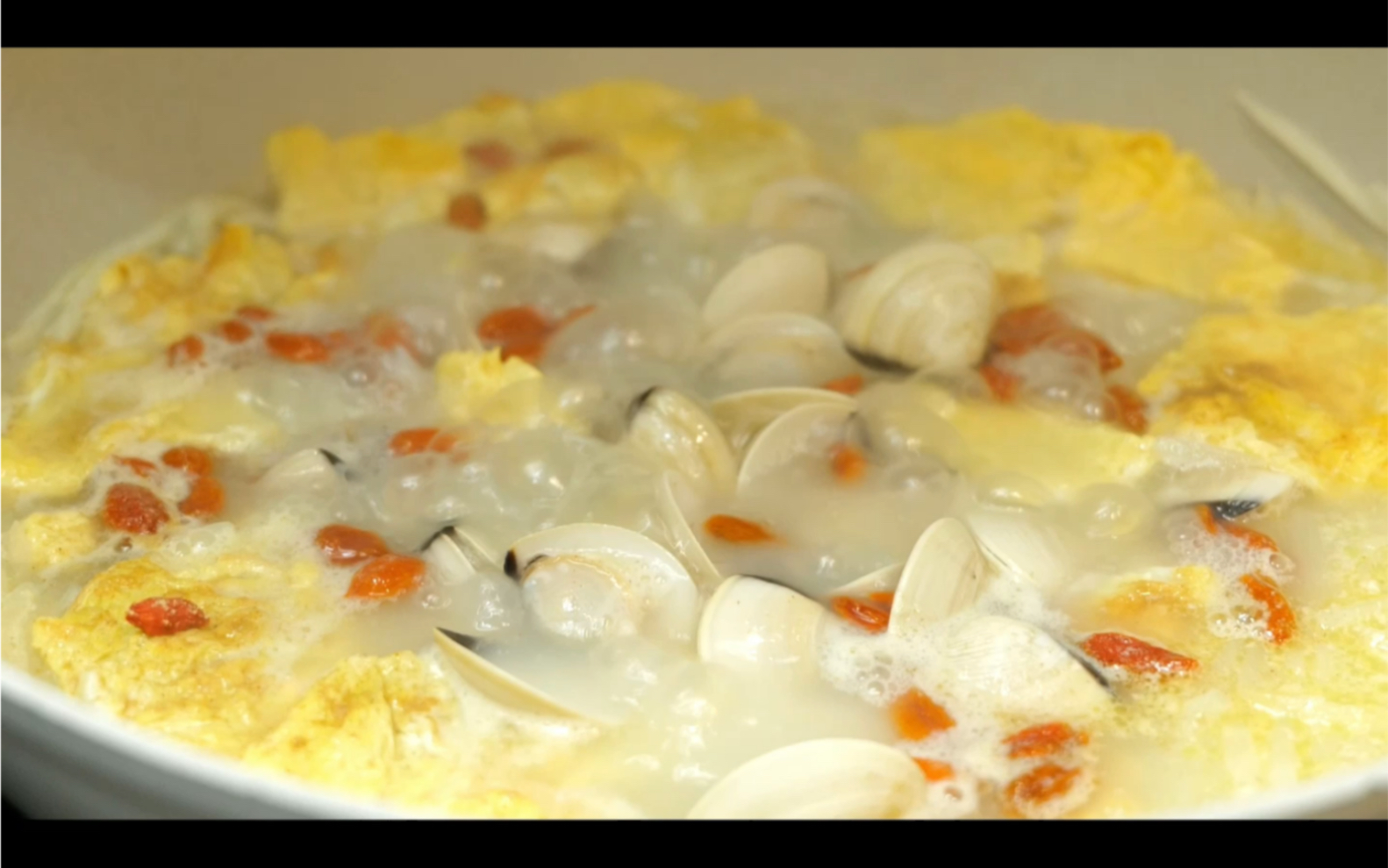 萝卜鸡蛋蛤蜊汤 | 简单 巨好喝还暖胃