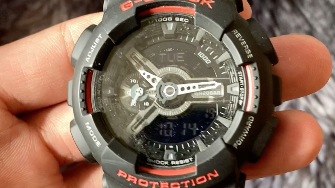 卡西欧ga110hr黑红上手效果分享一下