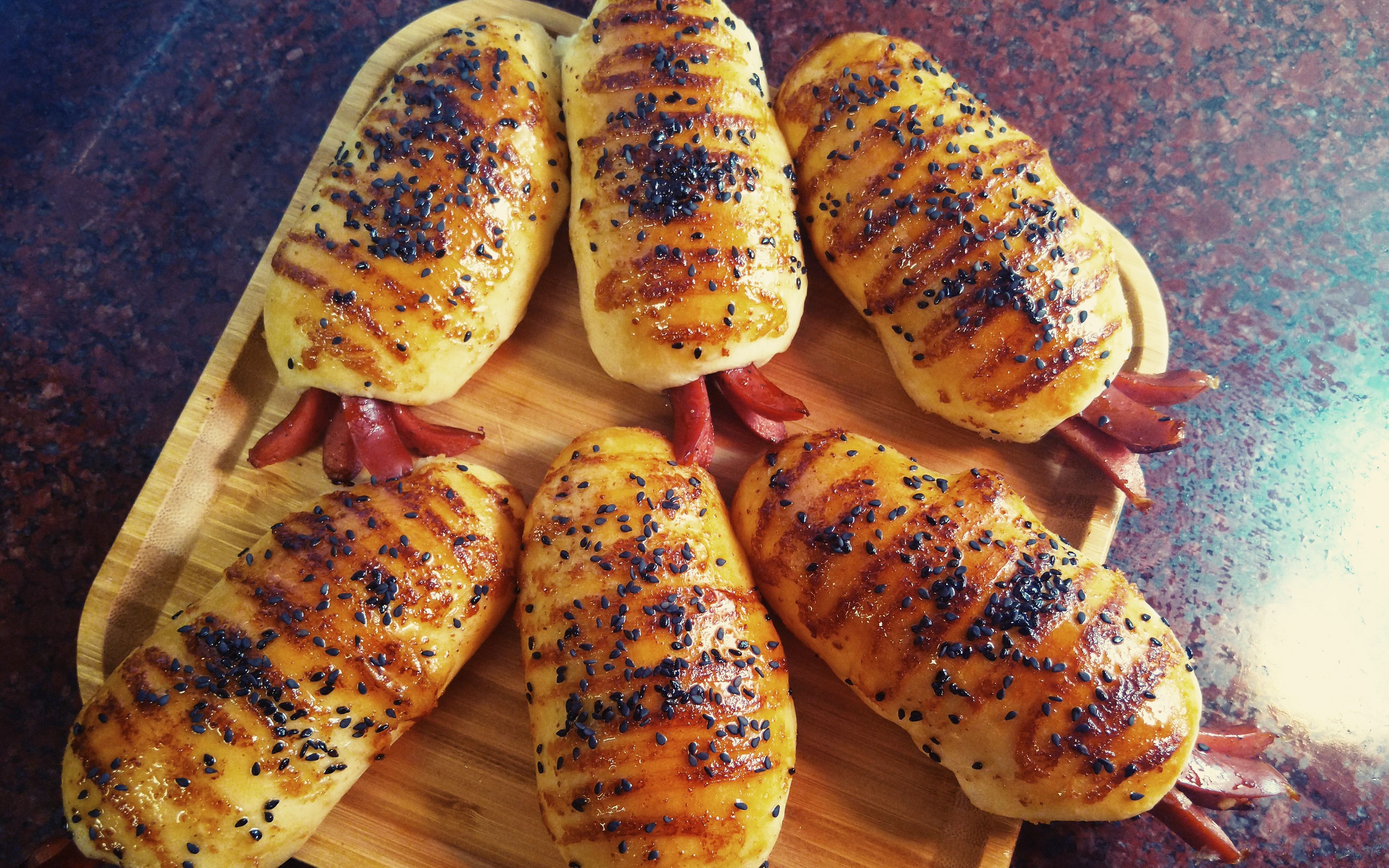 儿童款面包(鱿鱼面包)一款装饰到翻沟里的制作教程.