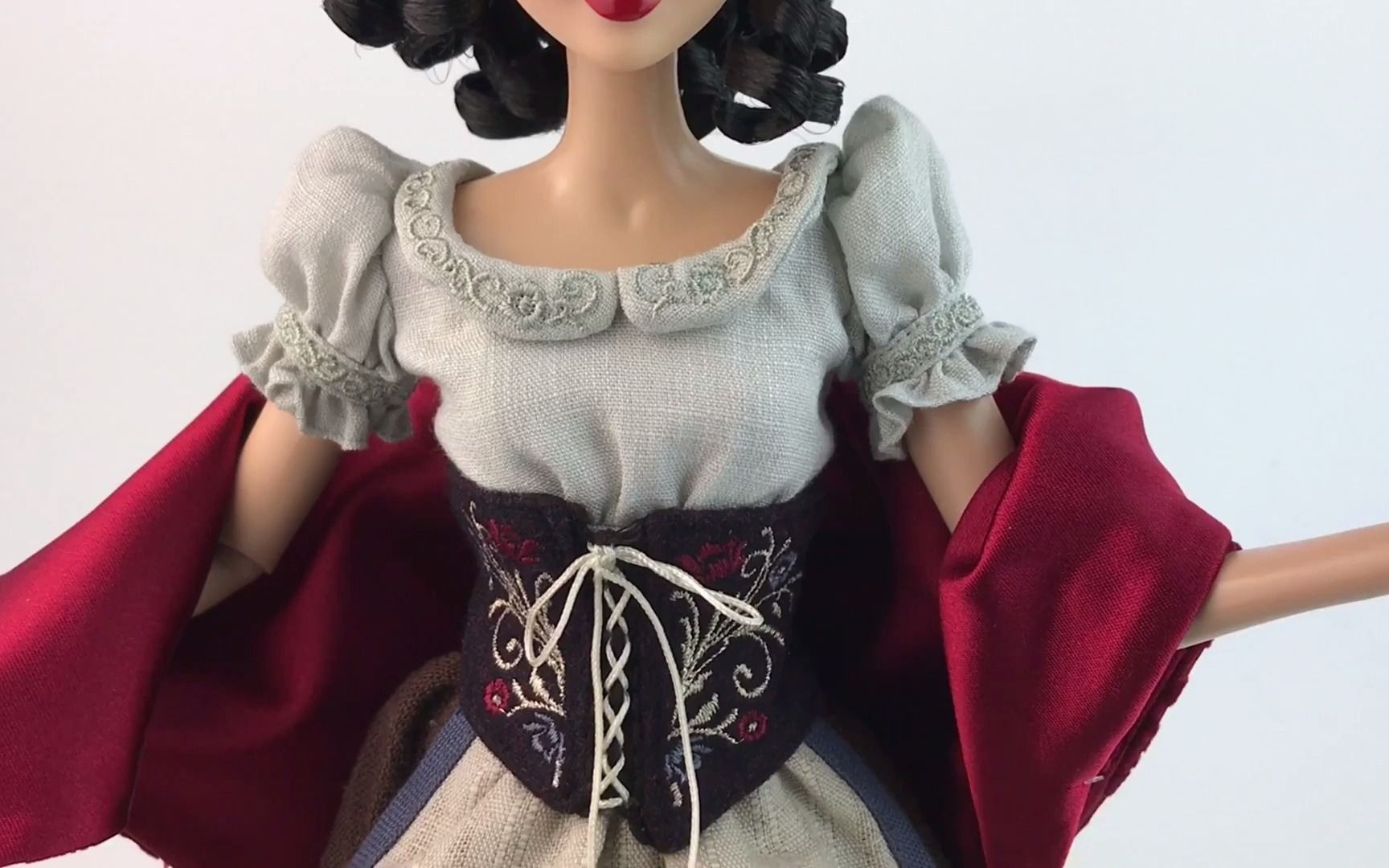 【转载】迪士尼白雪公主80周年限量版娃娃开箱展示 snow white in