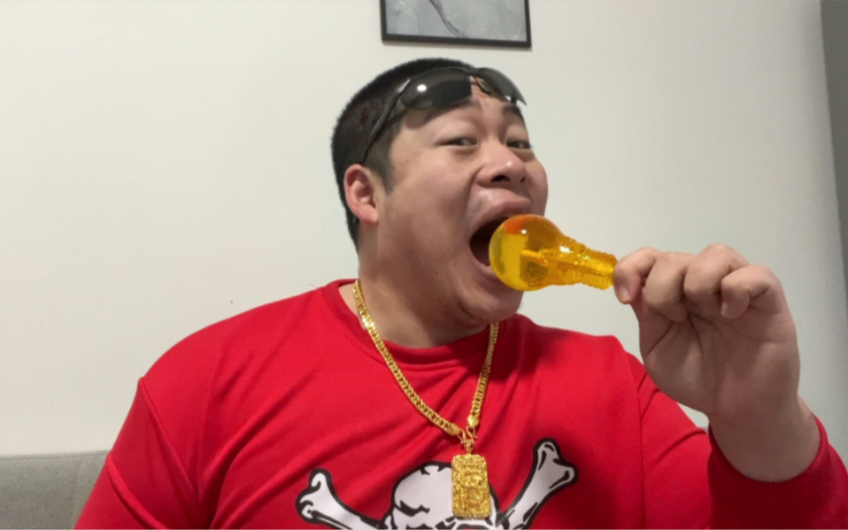 硬核模仿范德彪吃灯泡