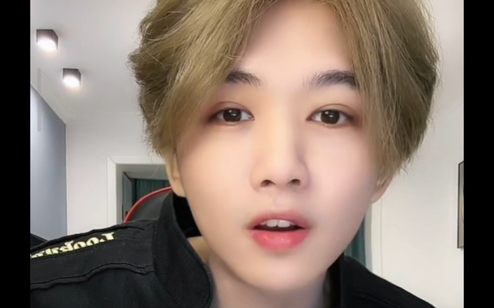 凌达乐直播讲述和套璐璐be的原因