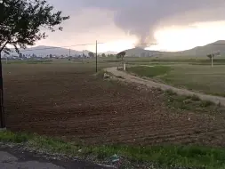 Скачать видео: 2021年6月1日黑龙江尚志龙卷风，一般远距离山上两段短时