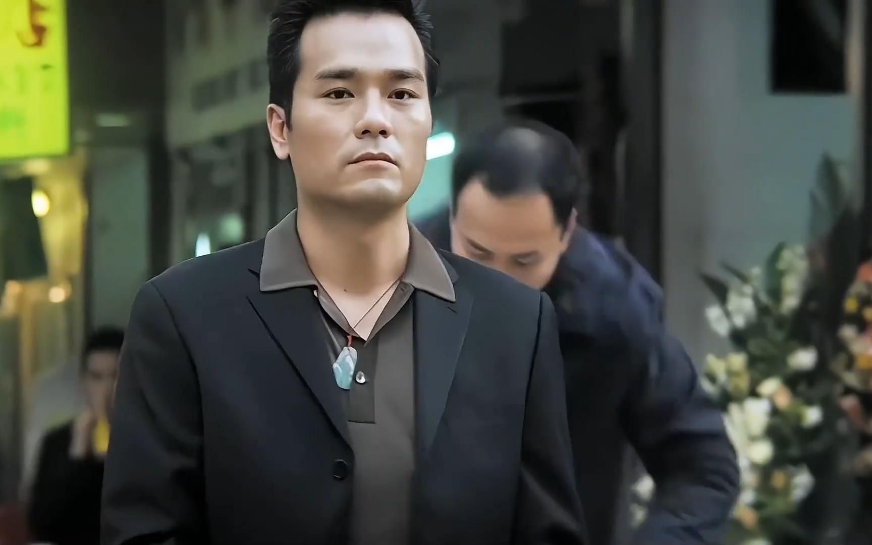 "我支持东莞仔做话事人,他为社团跨过栏!