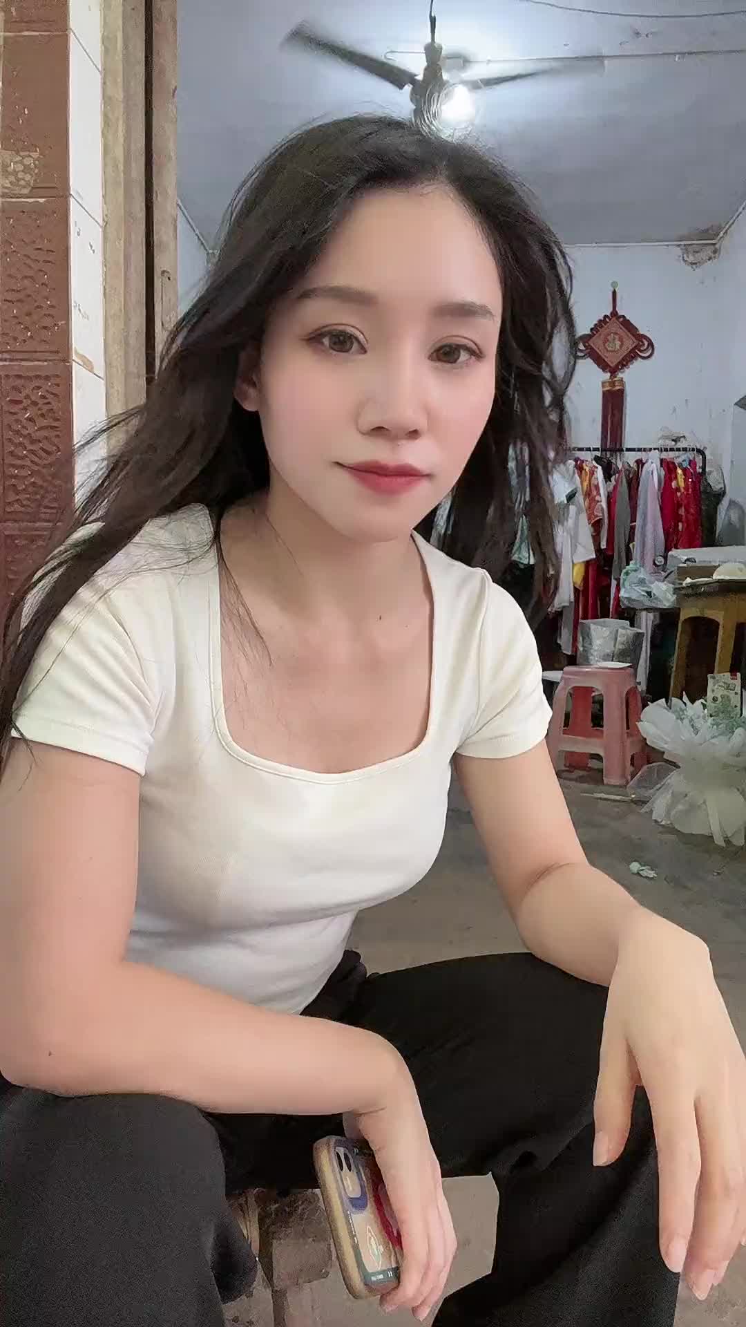 村花柳飘飘赵玥星城81813号中午11点首播赵玥818