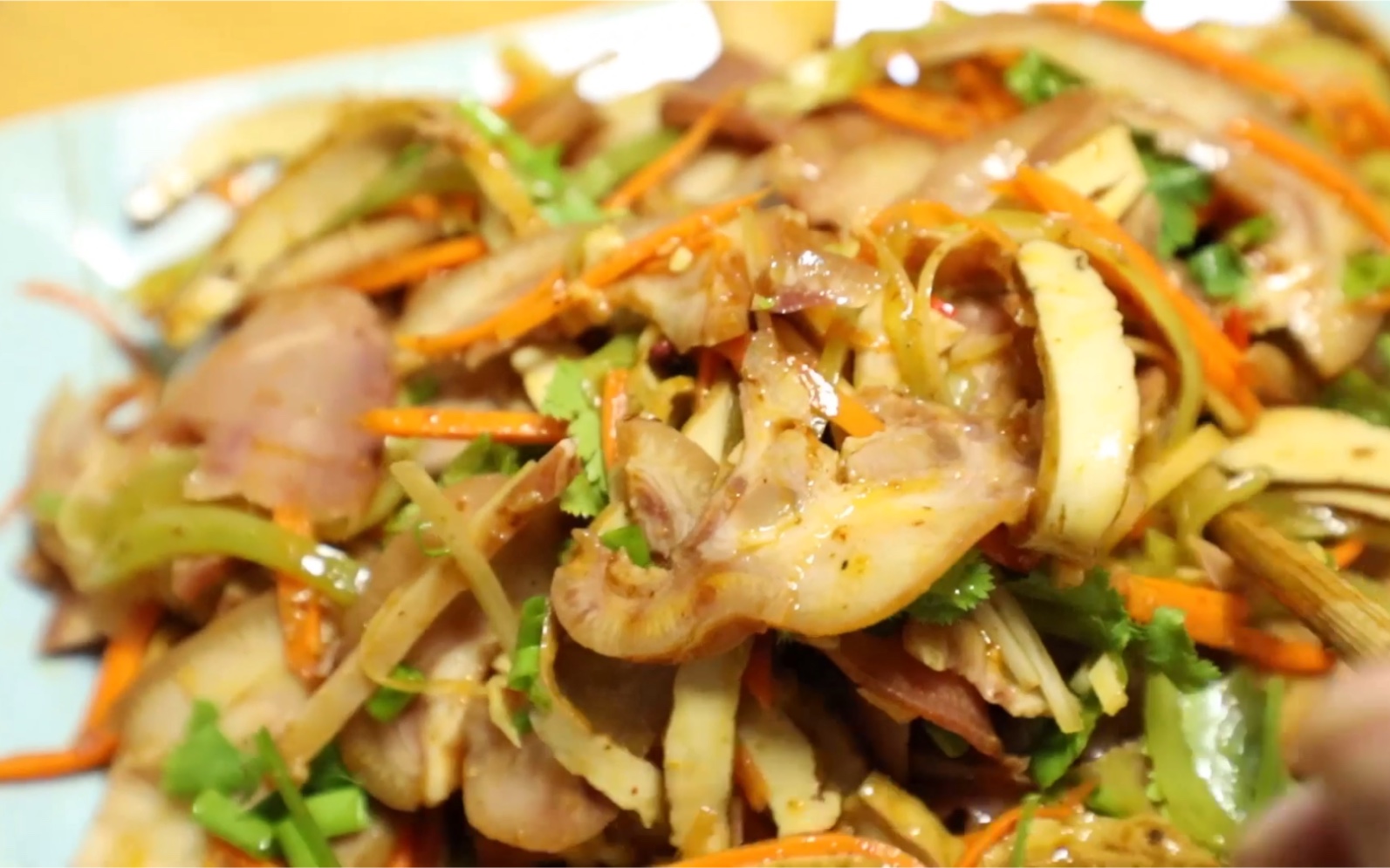 猪鼻子的食用功效(猪鼻子的营养价值及食用方法)