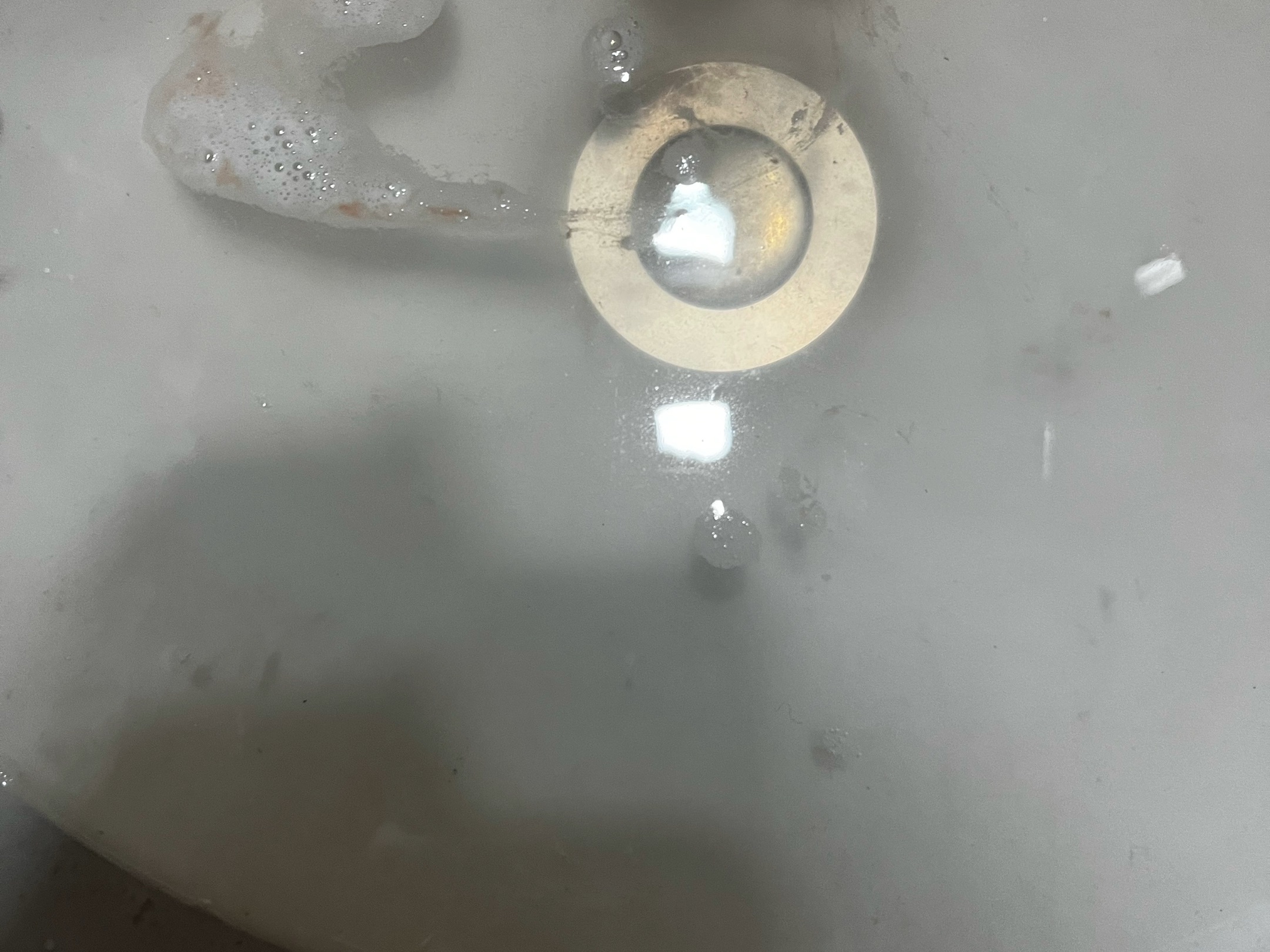罩不住了,早上洗漱洗出一口血