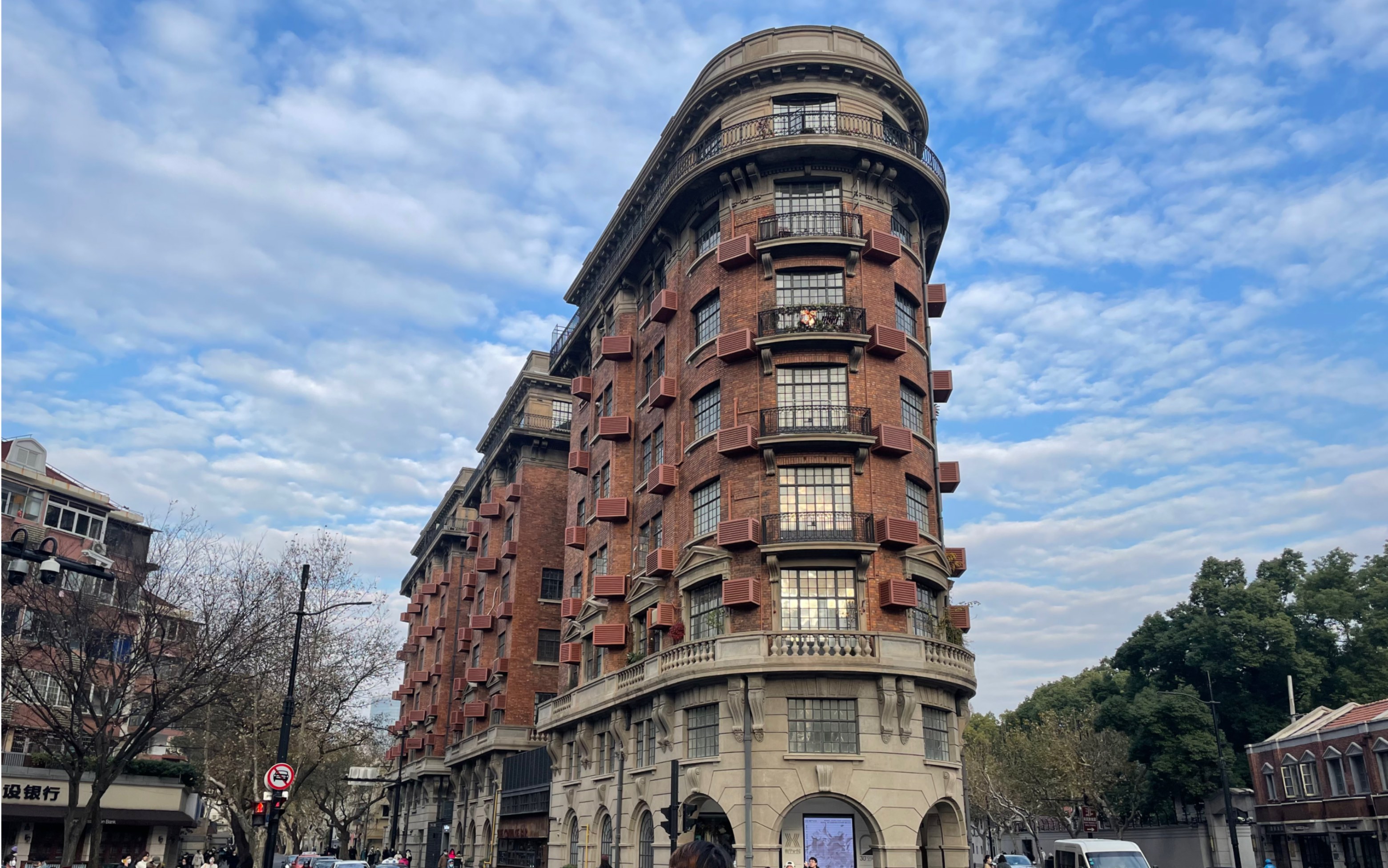 来上海一定要来趟武康路,相信我你一定不会后悔的!