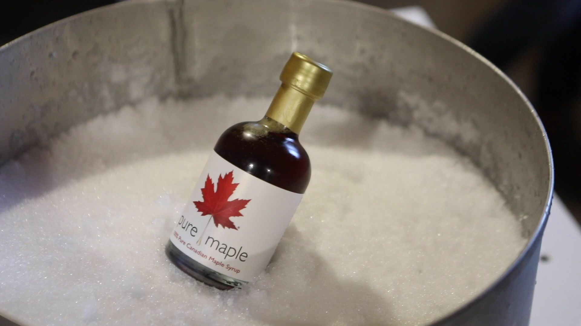 加拿大枫糖糖浆制作过程