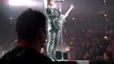 [图]Jesus of Suburbia - Green Day Chicago 090713 Kid Plays Guitar