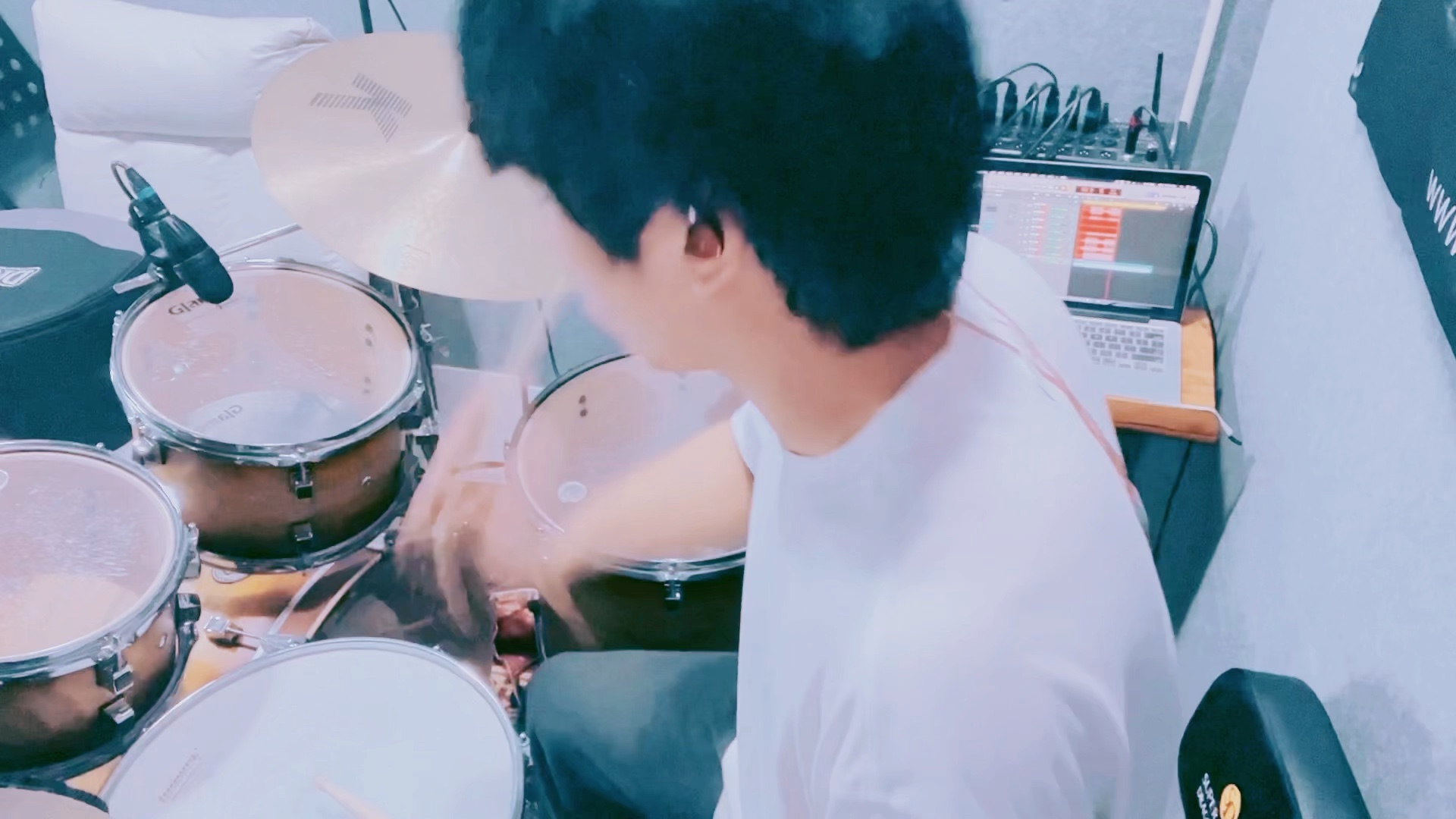 [图]two door cinema club (sun )drum cover