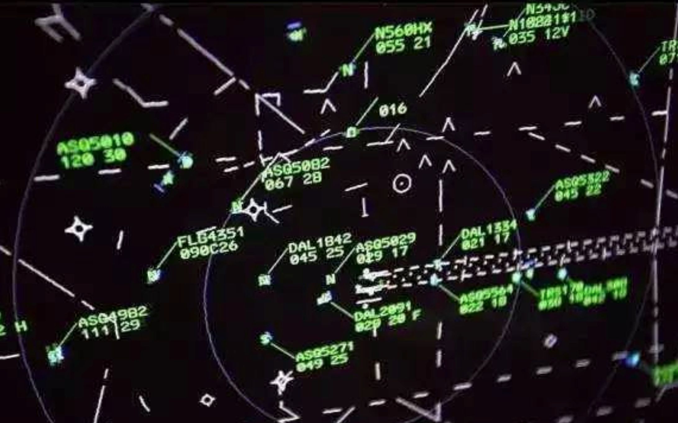 【航空管制】北京管制区域对话 日本的口音真是听不