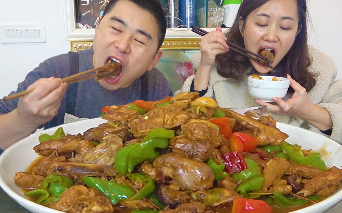 5斤公鸡焖香菇,超小厨做"小厨焖烧鸡"大块啃肉超过瘾_哔哩哔哩_bili