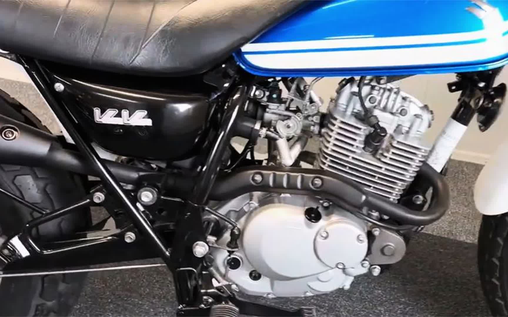 铃木经典摩托弯弯200,售14800元,皮实耐用,油耗3l,适合代步