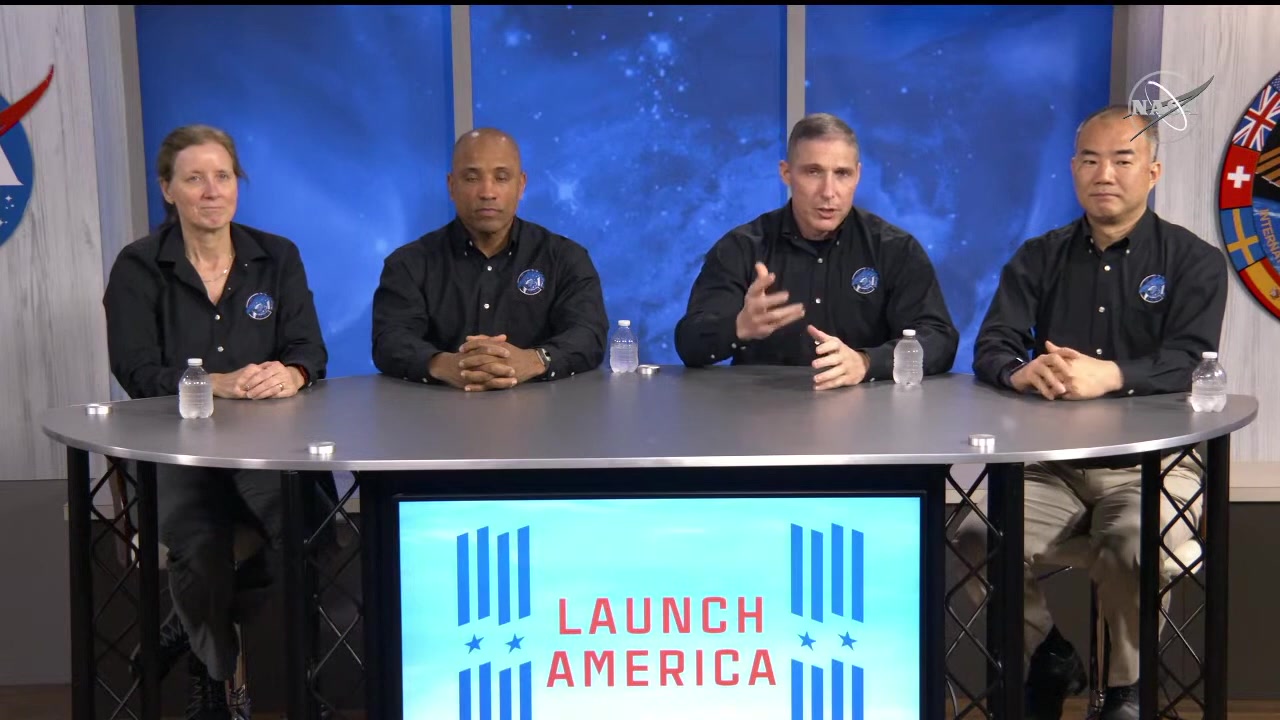 [图]NASA's SpaceX Crew-1 Astronauts Answer Questions After Return to Earth