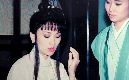 【芝童道合】2004年同一首歌开唱前(视频来源:土豆网)