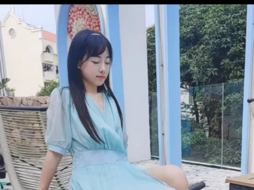 [图]粥粥穿上独家设计的衣服