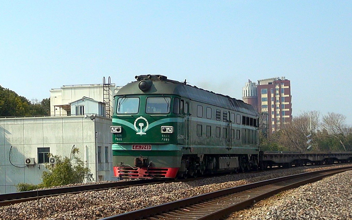 47505次 南翔-何家湾 本务df4b-7249 通过南何立交线 金港巷接近