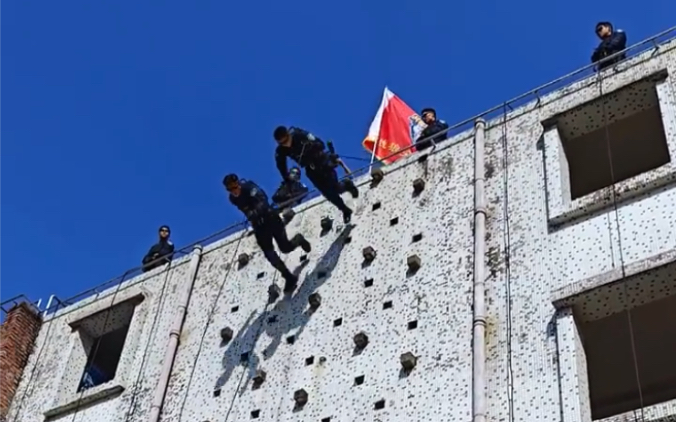 深圳警营开放日,特警简直帅爆了!