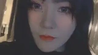 听说斗鱼上那个傻子@一条小团团露脸了?真人长这样!-分享吧
